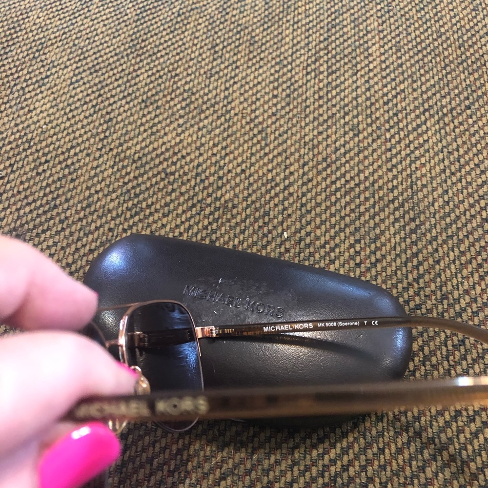 Micheal Kors Gold Frame sunglasses with case - Picture 3 of 8